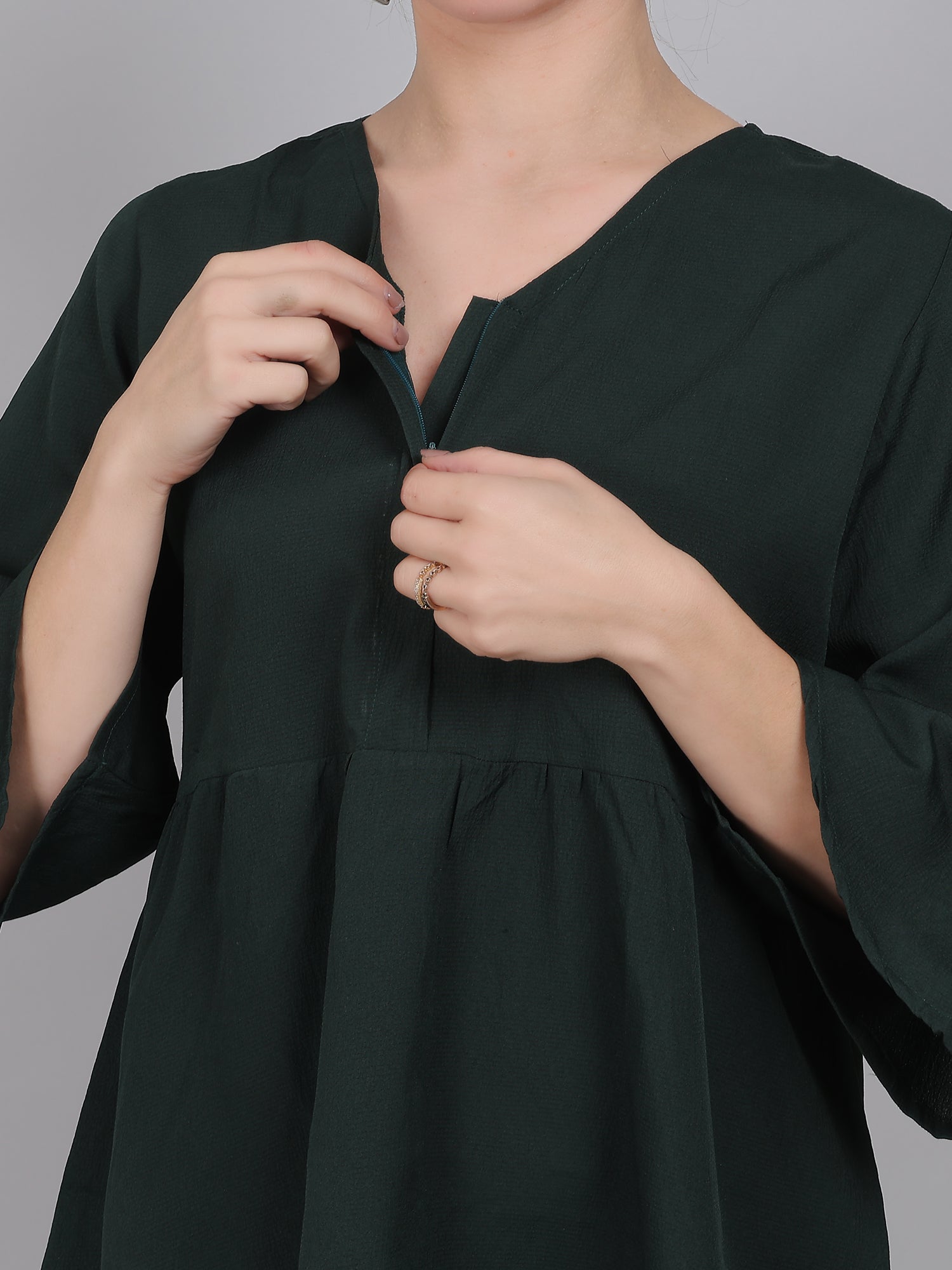 Green-Feeding-Top-Center-Zipper