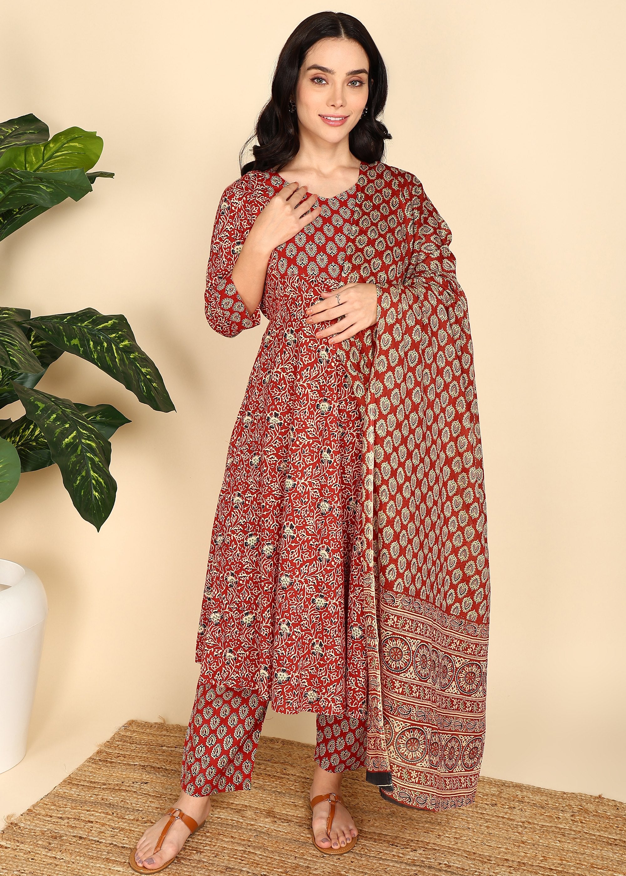 Red-Maternity-Feeding-KurtaSet-Dupatta